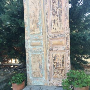 Παραβάν τροχήλατο έπιπλο από παλιές ελληνικές πόρτες του προηγούμενου αιώνα