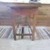 παλιό ξύλινο τραπέζι,σε σκούρο χρώμα, δρύινο , με δύο συρταράκια και σιδερένια πομολάκια ,γραφείο ,αντίκα , vintage ,παλαιά μικροέπιπλα