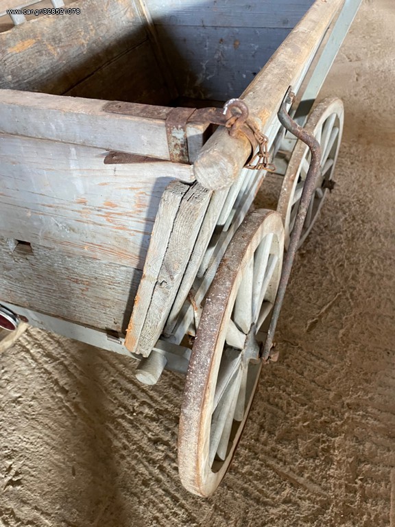 παλιό ξύλινο κάρο, άμαξα, σούστα, τροχήλατο, χειράμαξα, αμαξίδιο παλιό μικρό ξύλινο κάρο διακοσμητικό, τροχήλατο σε πολύ καλή κατάσταση αυθεντικό παλιό ξύλινο εργαλείο, παλιό αγροτικό εργαλείο