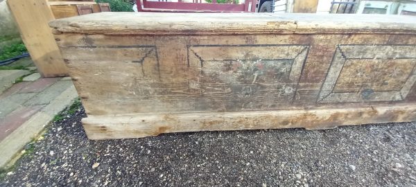 παλιά ξύλινο κουτί, πολύ μεγάλο ξύλινο κουτί αποθήκευσης, μπαούλο, με χρωματιστές λεπτομέρειες, χειροποίητο, δίχωρο