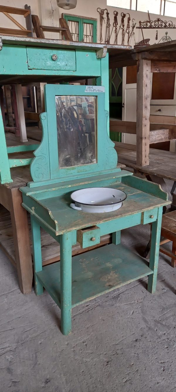 παλιό ξύλινο λαβομάνο-τουαλέτα με καθρέφτη και συρταράκια,έπιπλο καλλωπισμού αντίκα, σε τυρκουάζ χρώμα, χειροποίητο, με σιδερένια λεκανίτσα και σκάλισμα στα πλαινά