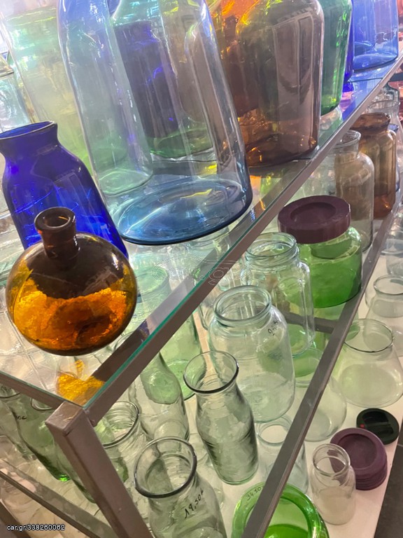 γυάλινες φιάλες, γυάλες, μποτίλιες , μπουκάλες, παλιά γυάλινα δοχεία, ταμιτζάνες, φυσητό γυαλί παλιό μπουκάλι διαφορά σχέδια μεγέθη χρώματα και τιμές αναλόγως