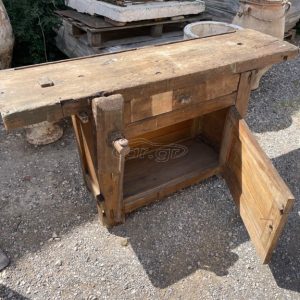παλιός πάγκος ξυλουργού, τραπέζι, τραπεζαρία, εταζέρα, βοηθητικό τραπέζι, πάγκος εργασίας, ξύλινο παλιό έπιπλο, μασίφ βαριά κατασκευή, παλιό ξύλινο έπιπλο