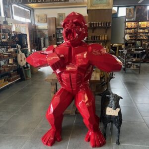 διακοσμητικό άγαλμα γορίλα,κόκκινο πολυεστερικό άγαλμα σε φυσικό μέγεθος