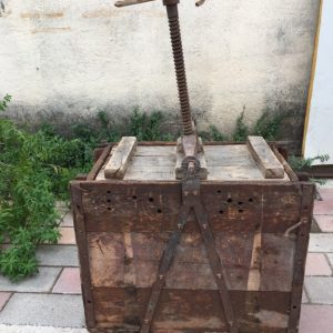 Πρέσα καπνού παλιό ελληνικό ξύλινο γεωργικό εργαλείο του 1900